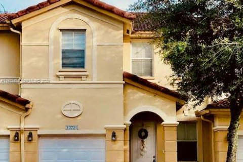 Adosado en alquiler en Doral, Florida, 4 dormitorios, 175.96 m2 № 1991399 - foto 1