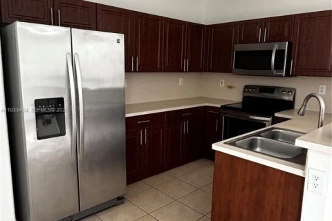 Adosado en alquiler en Doral, Florida, 4 dormitorios, 175.96 m2 № 1991399 - foto 6