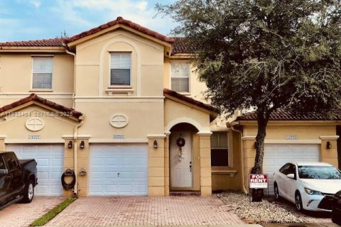 Adosado en alquiler en Doral, Florida, 4 dormitorios, 175.96 m2 № 1991399 - foto 2