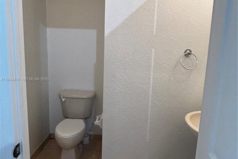 Adosado en alquiler en Doral, Florida, 4 dormitorios, 175.96 m2 № 1991399 - foto 21