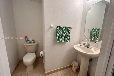 Adosado en alquiler en Doral, Florida, 4 dormitorios, 175.96 m2 № 1991399 - foto 8