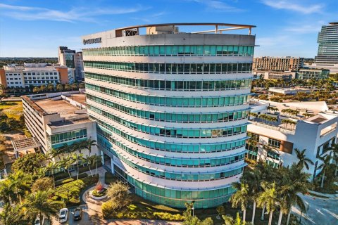 Commercial property in Aventura, Florida № 1955195 - photo 17