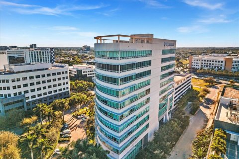 Commercial property in Aventura, Florida № 1955195 - photo 16