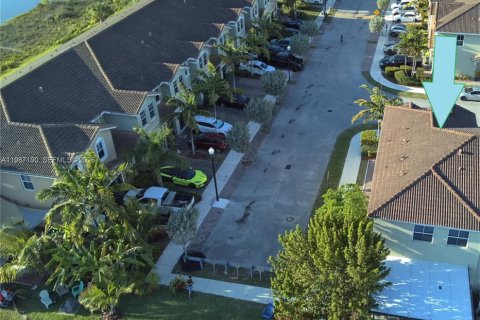 Adosado en venta en Homestead, Florida, 4 dormitorios, 181.35 m2 № 2057882 - foto 6