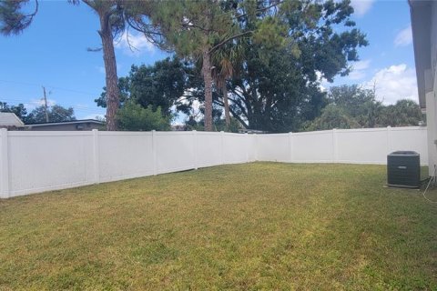 Commercial property in Tampa, Florida 4 bedrooms, 170.2 sq.m. № 2093768 - photo 17