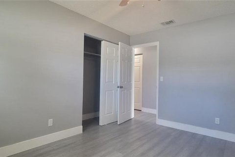 Commercial property in Tampa, Florida 4 bedrooms, 170.2 sq.m. № 2093768 - photo 11