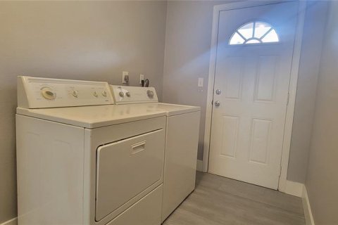 Commercial property in Tampa, Florida 4 bedrooms, 170.2 sq.m. № 2093768 - photo 14