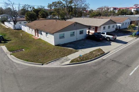 Commercial property in Tampa, Florida 4 bedrooms, 170.2 sq.m. № 2093768 - photo 21