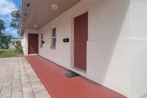 Commercial property in Tampa, Florida 4 bedrooms, 170.2 sq.m. № 2093768