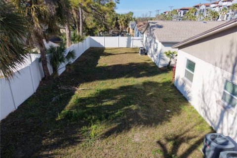 Commercial property in Tampa, Florida 4 bedrooms, 170.2 sq.m. № 2093768 - photo 20