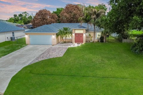 Casa en Port St. Lucie, Florida 3 dormitorios, 126.16 m2 № 2078318