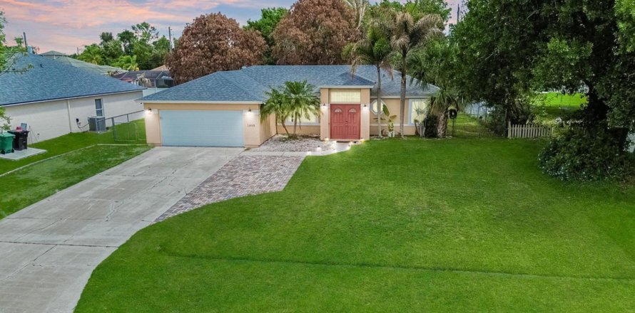 Casa en Port St. Lucie, Florida 3 dormitorios, 126.16 m2 № 2078318