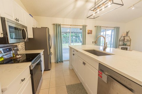 Casa en venta en Port St. Lucie, Florida, 3 dormitorios, 126.16 m2 № 2078318 - foto 6