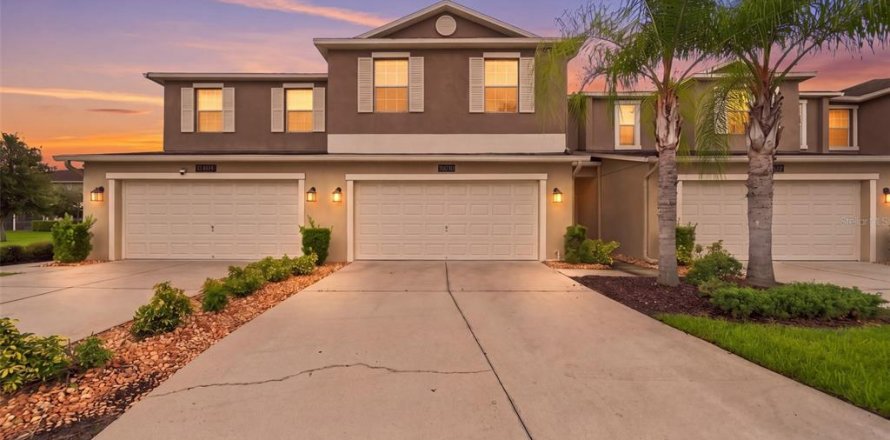 Townhouse in Orlando, Florida 3 bedrooms, 197.7 sq.m. № 2358444