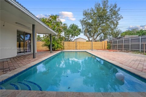 Casa en venta en Hollywood, Florida, 3 dormitorios № 1992005 - foto 18