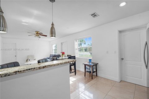 Casa en venta en Hollywood, Florida, 3 dormitorios № 1992005 - foto 15