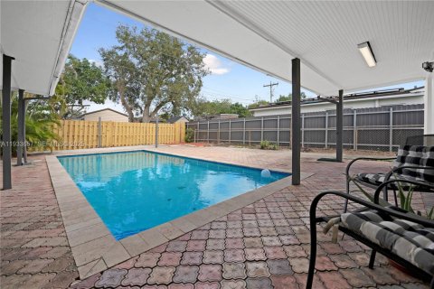 Casa en venta en Hollywood, Florida, 3 dormitorios № 1992005 - foto 1