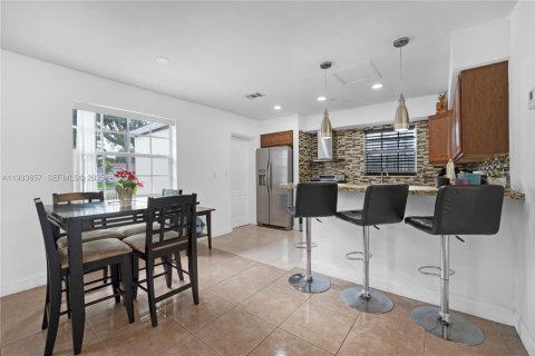 Casa en venta en Hollywood, Florida, 3 dormitorios № 1992005 - foto 12