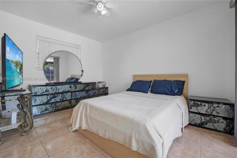 Casa en venta en Hollywood, Florida, 3 dormitorios № 1992005 - foto 16