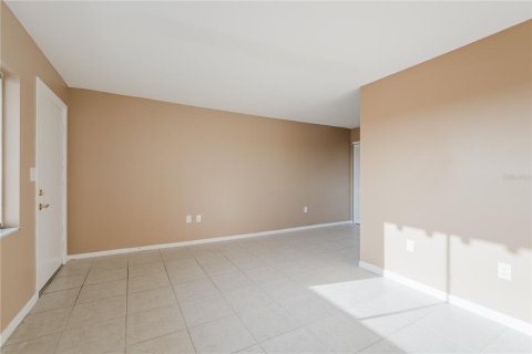 Condo in Seminole, Florida, 1 bedroom  № 1847240 - photo 7