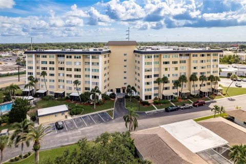 Condo in Seminole, Florida, 1 bedroom  № 1847240 - photo 23