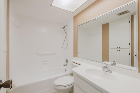 Condo in Seminole, Florida, 1 bedroom  № 1847240 - photo 13
