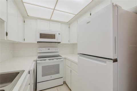Condo in Seminole, Florida, 1 bedroom  № 1847240 - photo 8