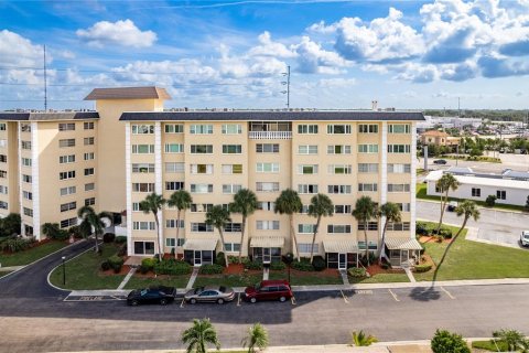 Condo in Seminole, Florida, 1 bedroom  № 1847240 - photo 22