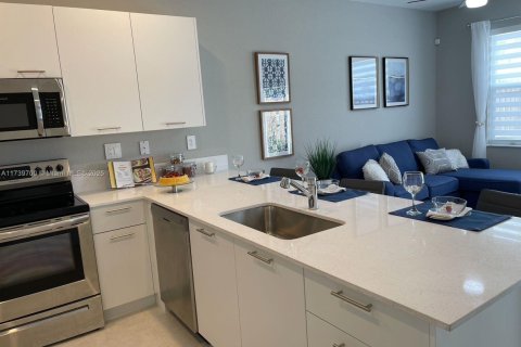 Townhouse in Miami, Florida 3 bedrooms, 129.41 sq.m. № 1812161 - photo 3
