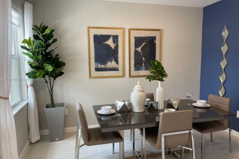 Townhouse in Miami, Florida 3 bedrooms, 129.41 sq.m. № 1812161 - photo 1