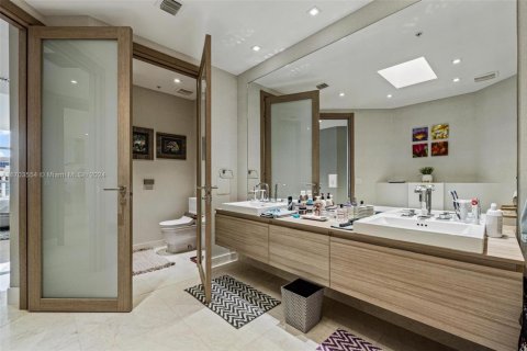 Condominio en venta en North Miami Beach, Florida, 3 dormitorios, 192.96 m2 № 1935832 - foto 19