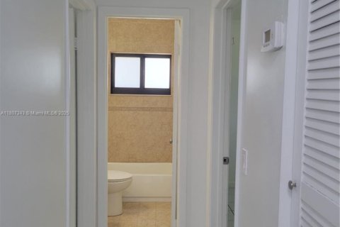 Casa en alquiler en Homestead, Florida, 4 dormitorios, 119.66 m2 № 1959681 - foto 14