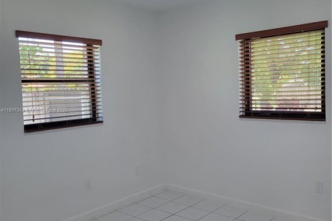 Casa en alquiler en Homestead, Florida, 4 dormitorios, 119.66 m2 № 1959681 - foto 7