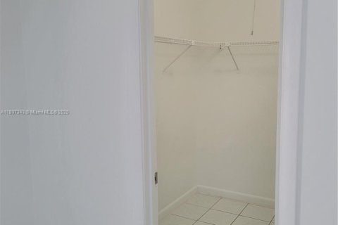 Casa en alquiler en Homestead, Florida, 4 dormitorios, 119.66 m2 № 1959681 - foto 11