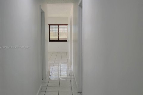 Casa en alquiler en Homestead, Florida, 4 dormitorios, 119.66 m2 № 1959681 - foto 6