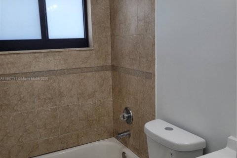 Casa en alquiler en Homestead, Florida, 4 dormitorios, 119.66 m2 № 1959681 - foto 10