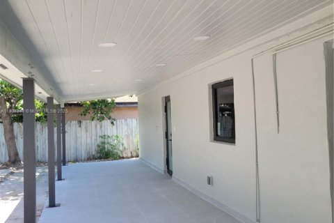 Casa en alquiler en Homestead, Florida, 4 dormitorios, 119.66 m2 № 1959681 - foto 17