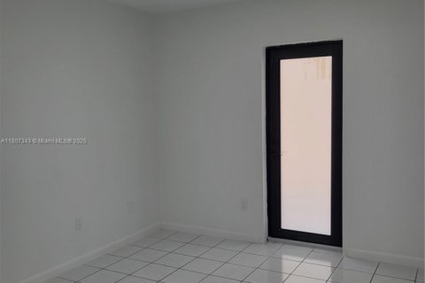 Casa en alquiler en Homestead, Florida, 4 dormitorios, 119.66 m2 № 1959681 - foto 9