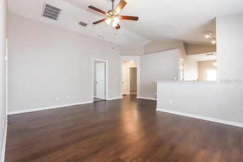 Casa en alquiler en Valrico, Florida, 4 dormitorios, 121.98 m2 № 1905080 - foto 4