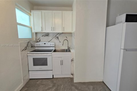Apartamento en alquiler en Sunrise, Florida, 1 dormitorio, 46.45 m2 № 2054990 - foto 2