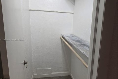 Apartamento en alquiler en Sunrise, Florida, 1 dormitorio, 46.45 m2 № 2054990 - foto 13