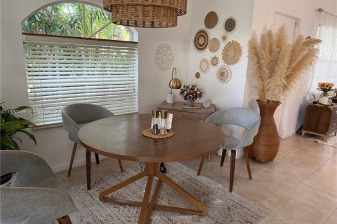 Снять в аренду виллу или дом в Уэст-Палм-Бич, Флорида 1 спальня, 65.03м2, № 2043812 - фото 10