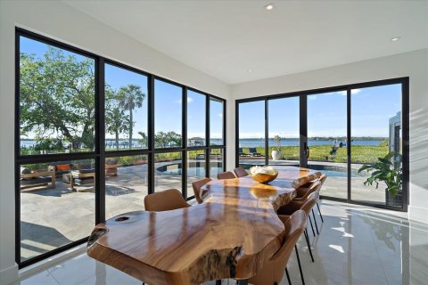 House in Bradenton, Florida 5 bedrooms, 448.07 sq.m. № 2427638 - photo 22