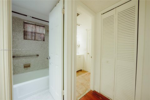 Copropriété à vendre à Margate, Floride: 1 chambre, 66.98 m2 № 1927068 - photo 14