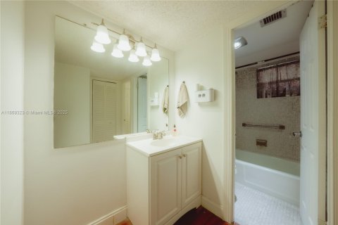 Copropriété à vendre à Margate, Floride: 1 chambre, 66.98 m2 № 1927068 - photo 15