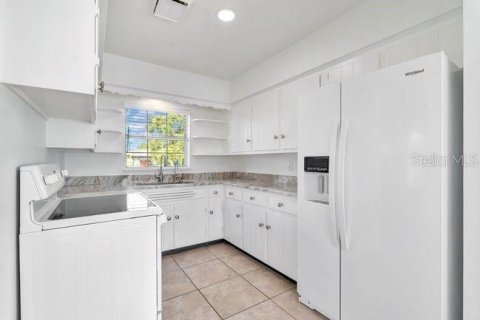 Villa ou maison à louer à Orlando, Floride: 2 chambres, 107.02 m2 № 2415557 - photo 7
