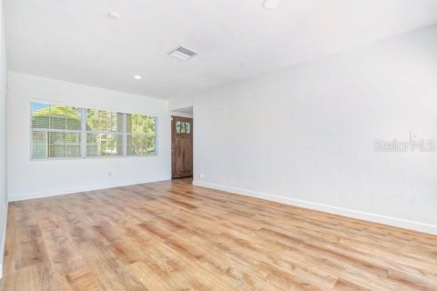 Villa ou maison à louer à Orlando, Floride: 2 chambres, 107.02 m2 № 2415557 - photo 3