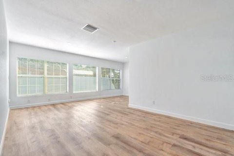 Villa ou maison à louer à Orlando, Floride: 2 chambres, 107.02 m2 № 2415557 - photo 8