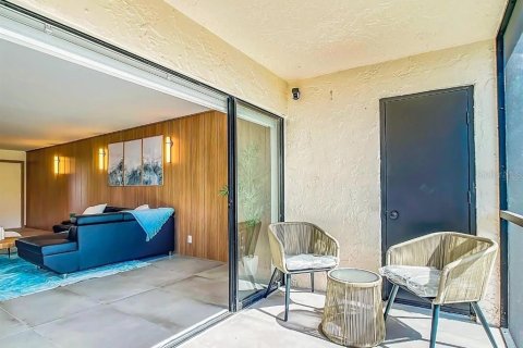 Condo in Saint Petersburg, Florida, 2 bedrooms  № 2134744 - photo 20