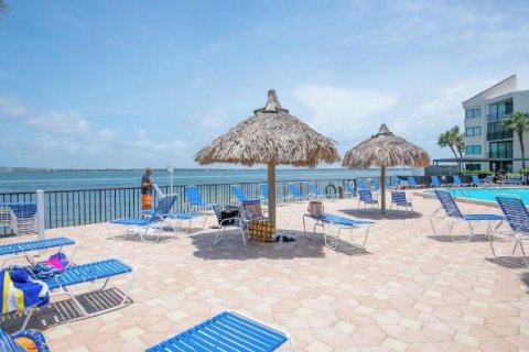 Condo in Saint Petersburg, Florida, 2 bedrooms  № 2134744 - photo 26